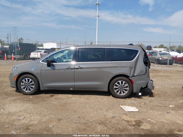 2024 Chrysler Pacifica Hybrid Select მანქანა იყიდება აუქციონზე, vin: 2C4RC1S74RR200140, აუქციონის ნომერი: 46143334