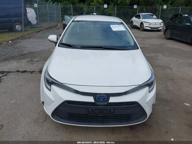 2025 Toyota Corolla Hybrid Le მანქანა იყიდება აუქციონზე, vin: JTDBCMFE1S3107327, აუქციონის ნომერი: 46143378