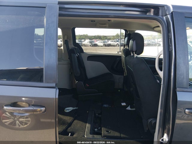 2C4RDGBG3HR701356 Dodge Grand Caravan Se