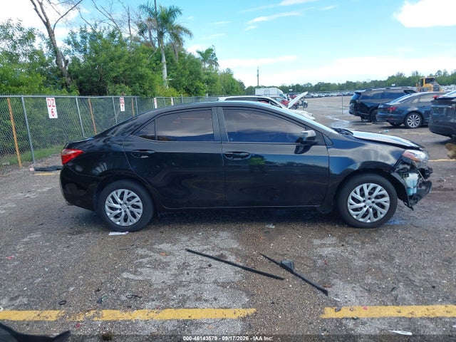 46143579 :رقم المزاد ، 5YFBURHE6HP670476 vin ، 2017 Toyota Corolla Le مزاد بيع