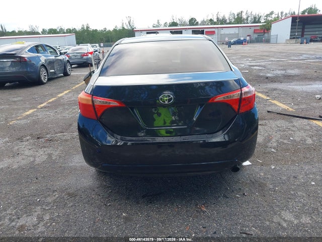 46143579 :رقم المزاد ، 5YFBURHE6HP670476 vin ، 2017 Toyota Corolla Le مزاد بيع