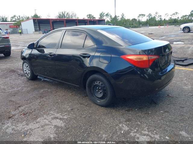46143579 :رقم المزاد ، 5YFBURHE6HP670476 vin ، 2017 Toyota Corolla Le مزاد بيع