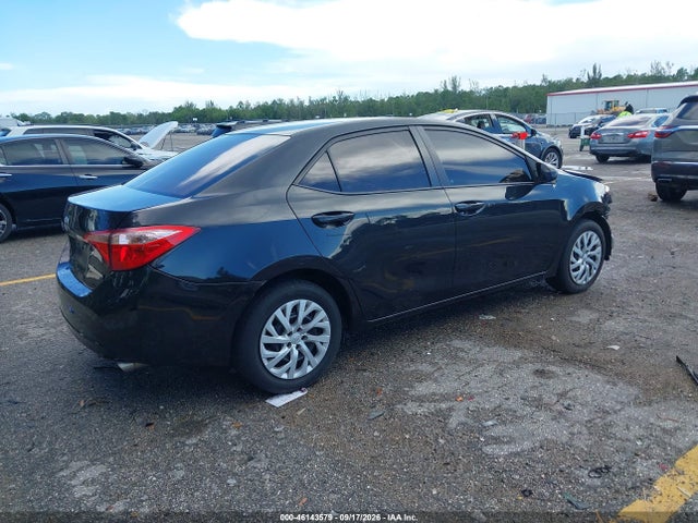 46143579 :رقم المزاد ، 5YFBURHE6HP670476 vin ، 2017 Toyota Corolla Le مزاد بيع