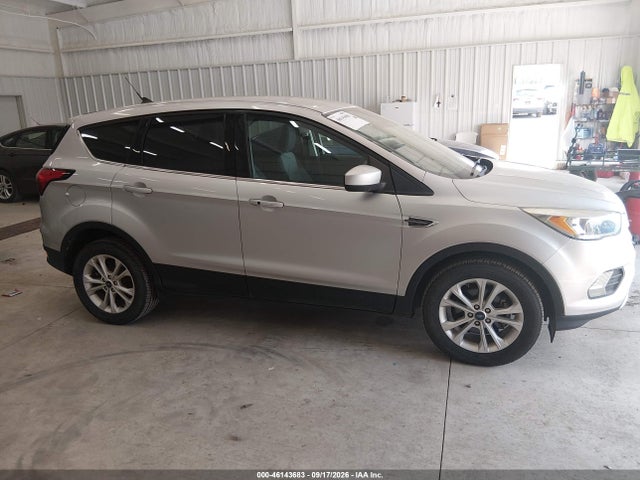 46143683 :رقم المزاد ، 1FMCU0GD5KUC09042 vin ، 2019 Ford Escape Se مزاد بيع