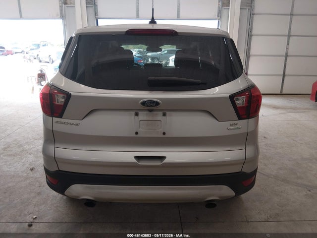 46143683 :رقم المزاد ، 1FMCU0GD5KUC09042 vin ، 2019 Ford Escape Se مزاد بيع