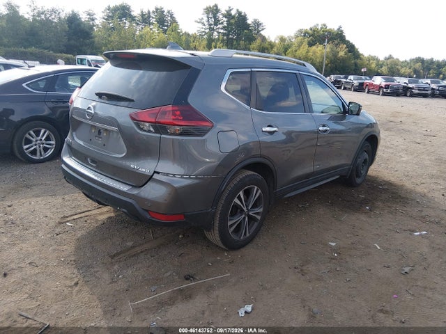 46143752 :رقم المزاد ، 5N1AT2MV8KC800653 vin ، 2019 Nissan Rogue Sv مزاد بيع