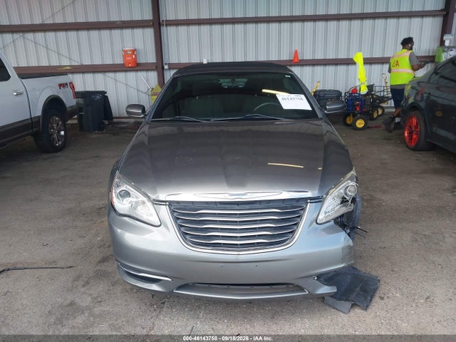 46143758 :رقم المزاد ، 1C3BC2EG4BN624606 vin ، 2011 Chrysler 200 Touring مزاد بيع