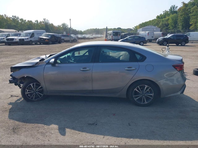 2024 Kia Forte Lxs მანქანა იყიდება აუქციონზე, vin: 3KPF24AD4RE731323, აუქციონის ნომერი: 46143792