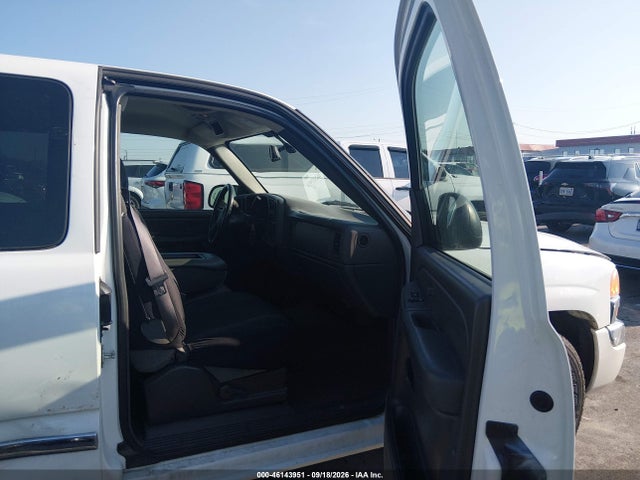 46143951 :رقم المزاد ، 1GTEC19T35Z351259 vin ، 2005 Gmc Sierra 1500 Sle مزاد بيع