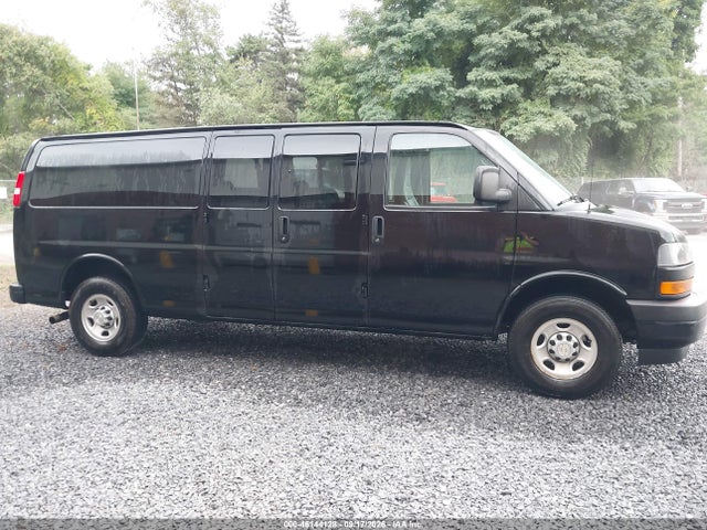 2020 Chevrolet Express Passenger Rwd 3500 Extended Wheelbase Ls მანქანა იყიდება აუქციონზე, vin: 1GAZGNFP8L1272095, აუქციონის ნომერი: 46144128