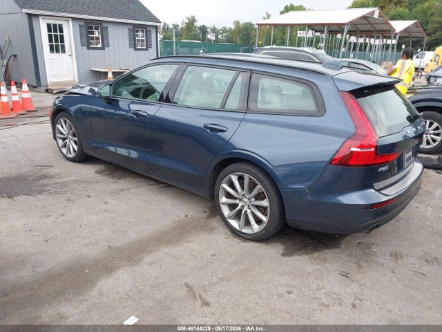 46144229 :رقم المزاد ، YV1102EK7L2356040 vin ، 2020 Volvo V60 T5 Momentum مزاد بيع