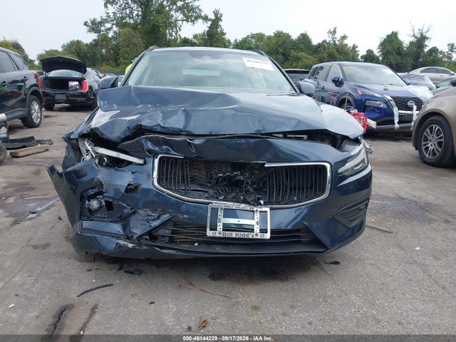46144229 :رقم المزاد ، YV1102EK7L2356040 vin ، 2020 Volvo V60 T5 Momentum مزاد بيع