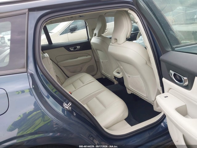 46144229 :رقم المزاد ، YV1102EK7L2356040 vin ، 2020 Volvo V60 T5 Momentum مزاد بيع