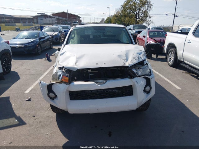 2018 Toyota 4runner Sr5 მანქანა იყიდება აუქციონზე, vin: JTEZU5JR4J5174952, აუქციონის ნომერი: 46144277