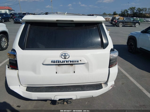 2018 Toyota 4runner Sr5 მანქანა იყიდება აუქციონზე, vin: JTEZU5JR4J5174952, აუქციონის ნომერი: 46144277