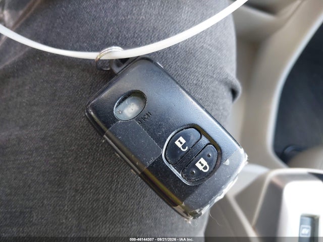 46144307 :رقم المزاد ، JTDZN3EU6C3038910 vin ، 2012 Toyota Prius V Five مزاد بيع