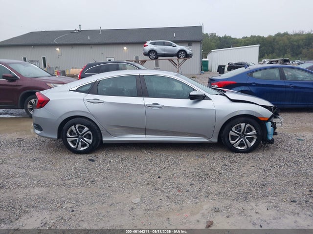 Продажа на аукционе авто 2018 Honda Civic Lx, vin: 19XFC2F54JE202767, номер лота: 46144311