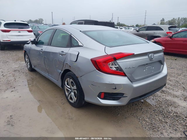 Продажа на аукционе авто 2018 Honda Civic Lx, vin: 19XFC2F54JE202767, номер лота: 46144311
