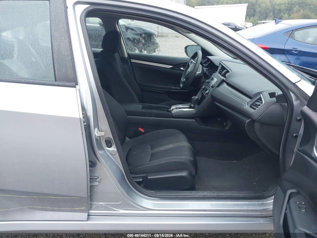 Продажа на аукционе авто 2018 Honda Civic Lx, vin: 19XFC2F54JE202767, номер лота: 46144311