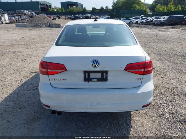 2015 Volkswagen Jetta 1.8t Se მანქანა იყიდება აუქციონზე, vin: 3VWD07AJ2FM224892, აუქციონის ნომერი: 46144340
