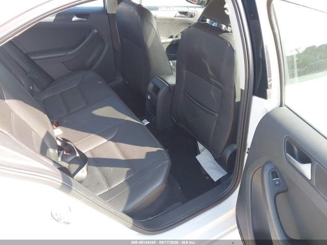 2015 Volkswagen Jetta 1.8t Se მანქანა იყიდება აუქციონზე, vin: 3VWD07AJ2FM224892, აუქციონის ნომერი: 46144340