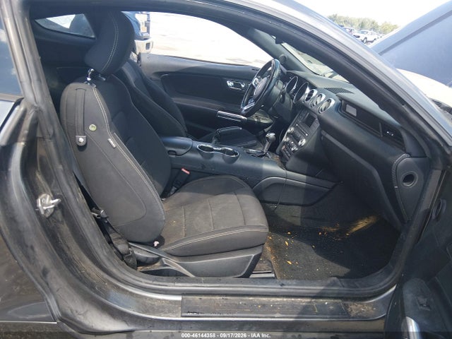 46144358 :رقم المزاد ، 1FA6P8AM6G5322540 vin ، 2016 Ford Mustang V6 مزاد بيع