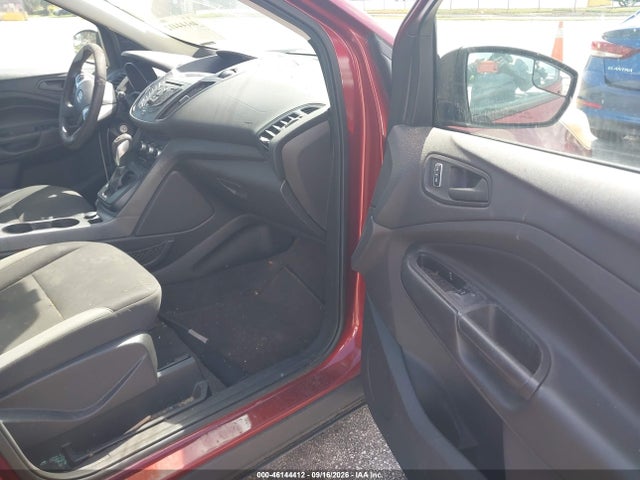 46144412 :رقم المزاد ، 1FMCU0F72GUB96799 vin ، 2016 Ford Escape S مزاد بيع
