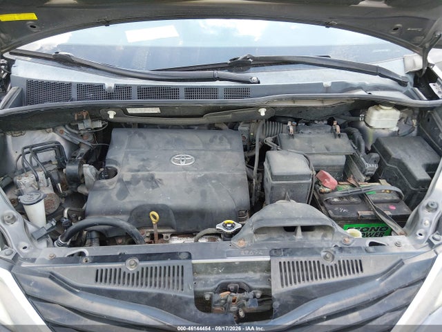 2013 Toyota Sienna Le V6 8 Passenger მანქანა იყიდება აუქციონზე, vin: 5TDKK3DC8DS310490, აუქციონის ნომერი: 46144454