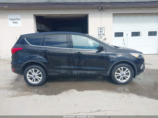 46144477 :رقم المزاد ، 1FMCU9GD5KUA36885 vin ، 2019 Ford Escape Se مزاد بيع
