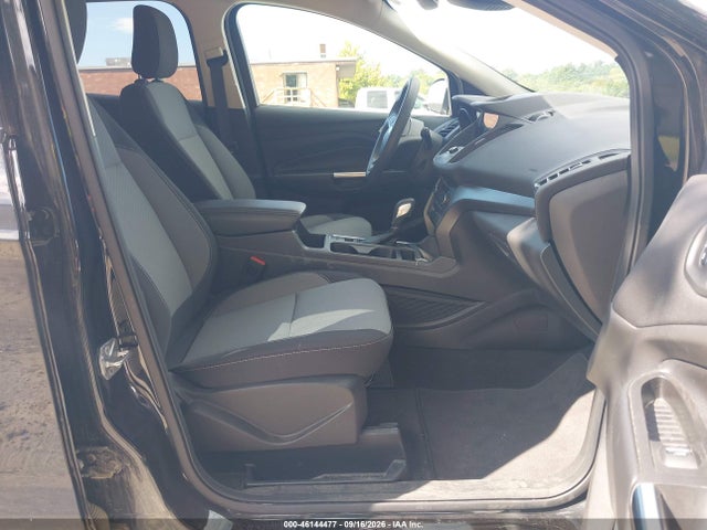 46144477 :رقم المزاد ، 1FMCU9GD5KUA36885 vin ، 2019 Ford Escape Se مزاد بيع