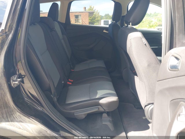 46144477 :رقم المزاد ، 1FMCU9GD5KUA36885 vin ، 2019 Ford Escape Se مزاد بيع