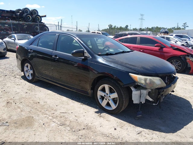 46144528 :رقم المزاد ، 4T1BF1FK3CU116453 vin ، 2012 Toyota Camry Se مزاد بيع