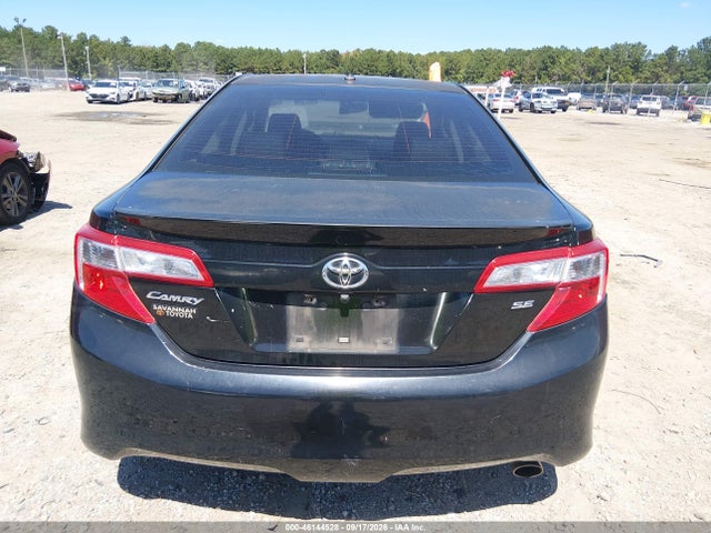 46144528 :رقم المزاد ، 4T1BF1FK3CU116453 vin ، 2012 Toyota Camry Se مزاد بيع