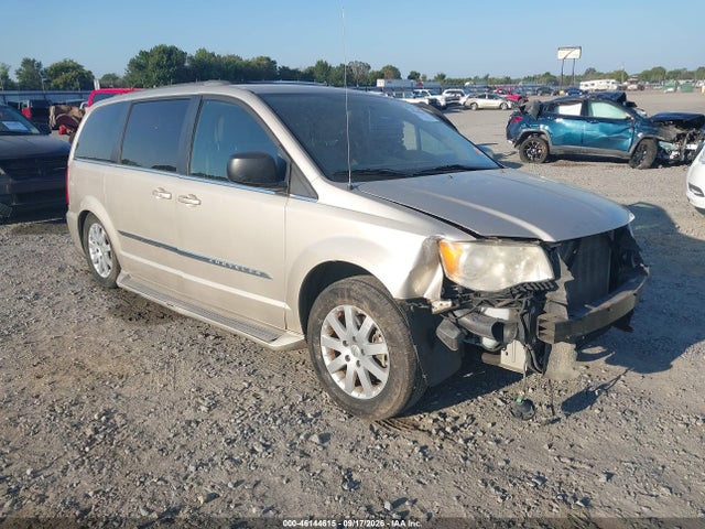 2013 Chrysler Town & Country Touring მანქანა იყიდება აუქციონზე, vin: 2C4RC1BG3DR565014, აუქციონის ნომერი: 46144615