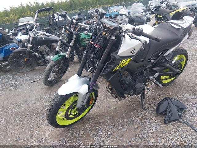 Yamaha FZ09 2017 JYARN53E8HA000584 Image 2