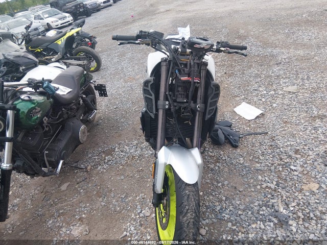 Yamaha FZ09 2017 JYARN53E8HA000584 Image 5