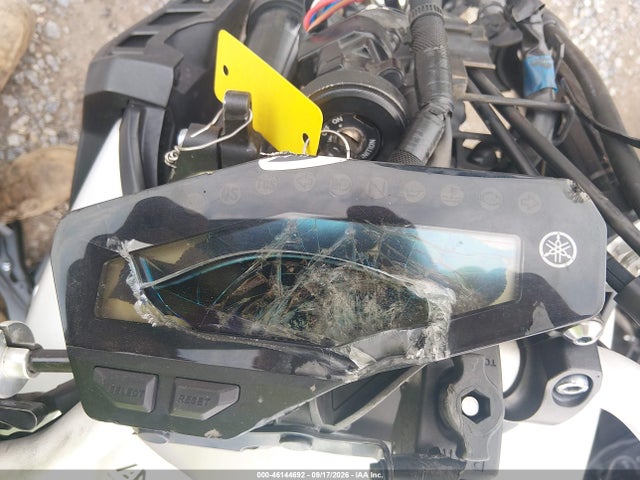 Yamaha FZ09 2017 JYARN53E8HA000584 Image 7