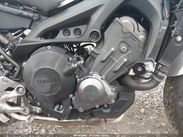 Yamaha FZ09 2017 JYARN53E8HA000584 Image 8