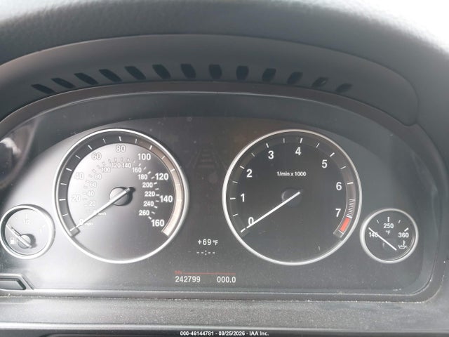 2013 Bmw 528i Xdrive მანქანა იყიდება აუქციონზე, vin: WBAXH5C52DD111818, აუქციონის ნომერი: 46144781