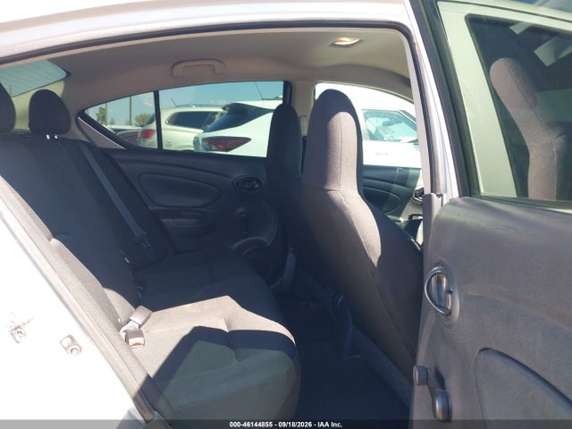 46144855 :رقم المزاد ، 3N1CN7AP2FL932332 vin ، 2015 Nissan Versa 1.6 S مزاد بيع