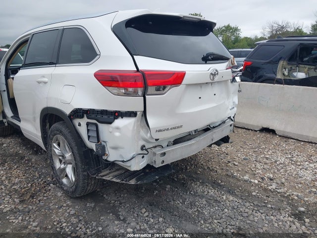 Toyota Highlander Limited 2018 5TDYZRFH2JS240594 Image 18