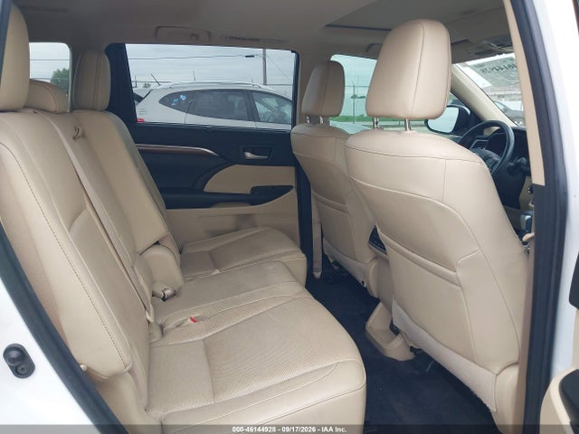 Toyota Highlander Limited 2018 5TDYZRFH2JS240594 Image 8