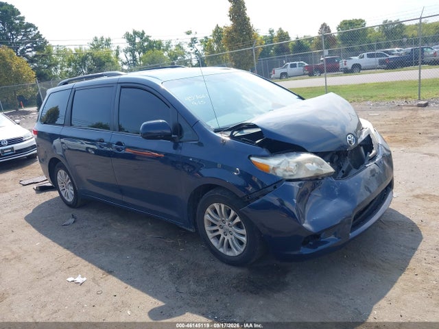 46145119 :رقم المزاد ، 5TDYK3DC4CS258168 vin ، 2012 Toyota Sienna Xle V6 8 Passenger مزاد بيع