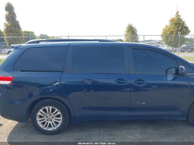 46145119 :رقم المزاد ، 5TDYK3DC4CS258168 vin ، 2012 Toyota Sienna Xle V6 8 Passenger مزاد بيع