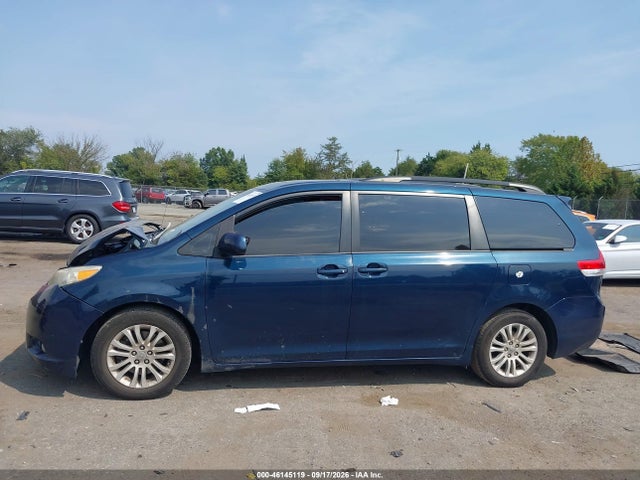 46145119 :رقم المزاد ، 5TDYK3DC4CS258168 vin ، 2012 Toyota Sienna Xle V6 8 Passenger مزاد بيع
