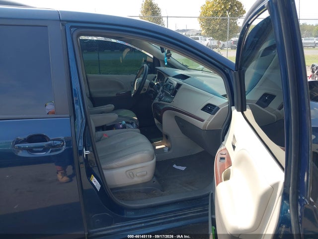 46145119 :رقم المزاد ، 5TDYK3DC4CS258168 vin ، 2012 Toyota Sienna Xle V6 8 Passenger مزاد بيع