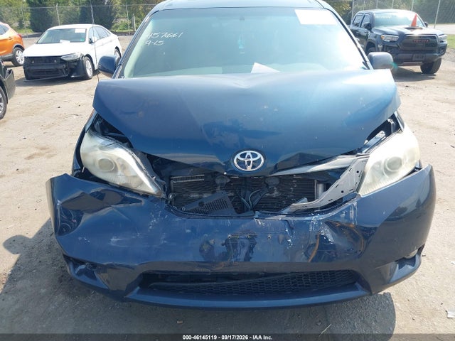 46145119 :رقم المزاد ، 5TDYK3DC4CS258168 vin ، 2012 Toyota Sienna Xle V6 8 Passenger مزاد بيع
