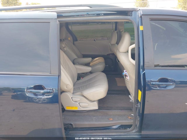 46145119 :رقم المزاد ، 5TDYK3DC4CS258168 vin ، 2012 Toyota Sienna Xle V6 8 Passenger مزاد بيع