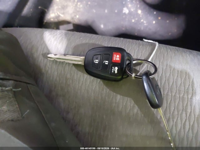 46145199 :رقم المزاد ، 2T1BURHE0EC051772 vin ، 2014 Toyota Corolla Le مزاد بيع