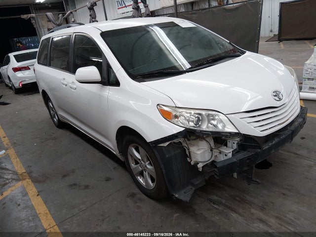 Продаж на аукціоні авто 2017 Toyota Sienna Le 8 Passenger, vin: 5TDKZ3DC4HS855460, номер лоту: 46145223